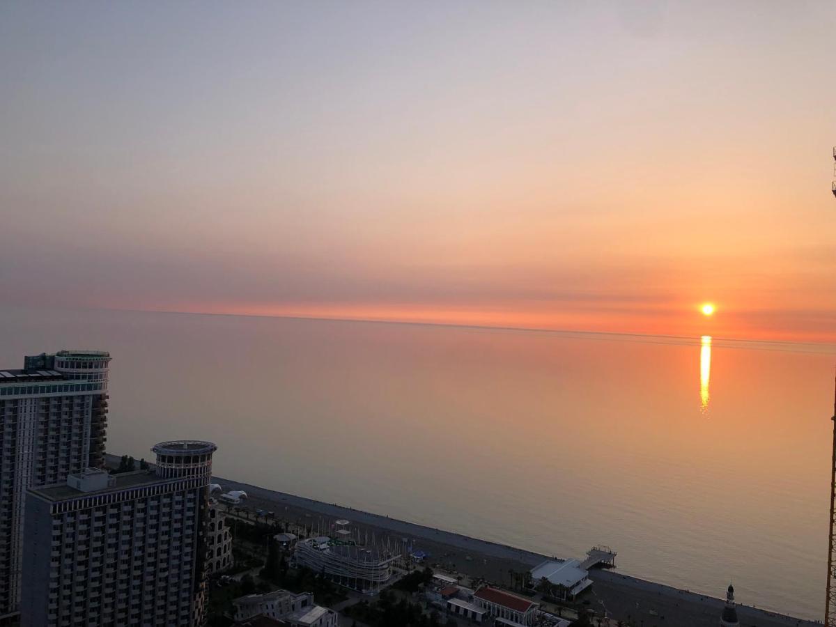 Orbi City Apartments On The Beach Batumi Exterior foto