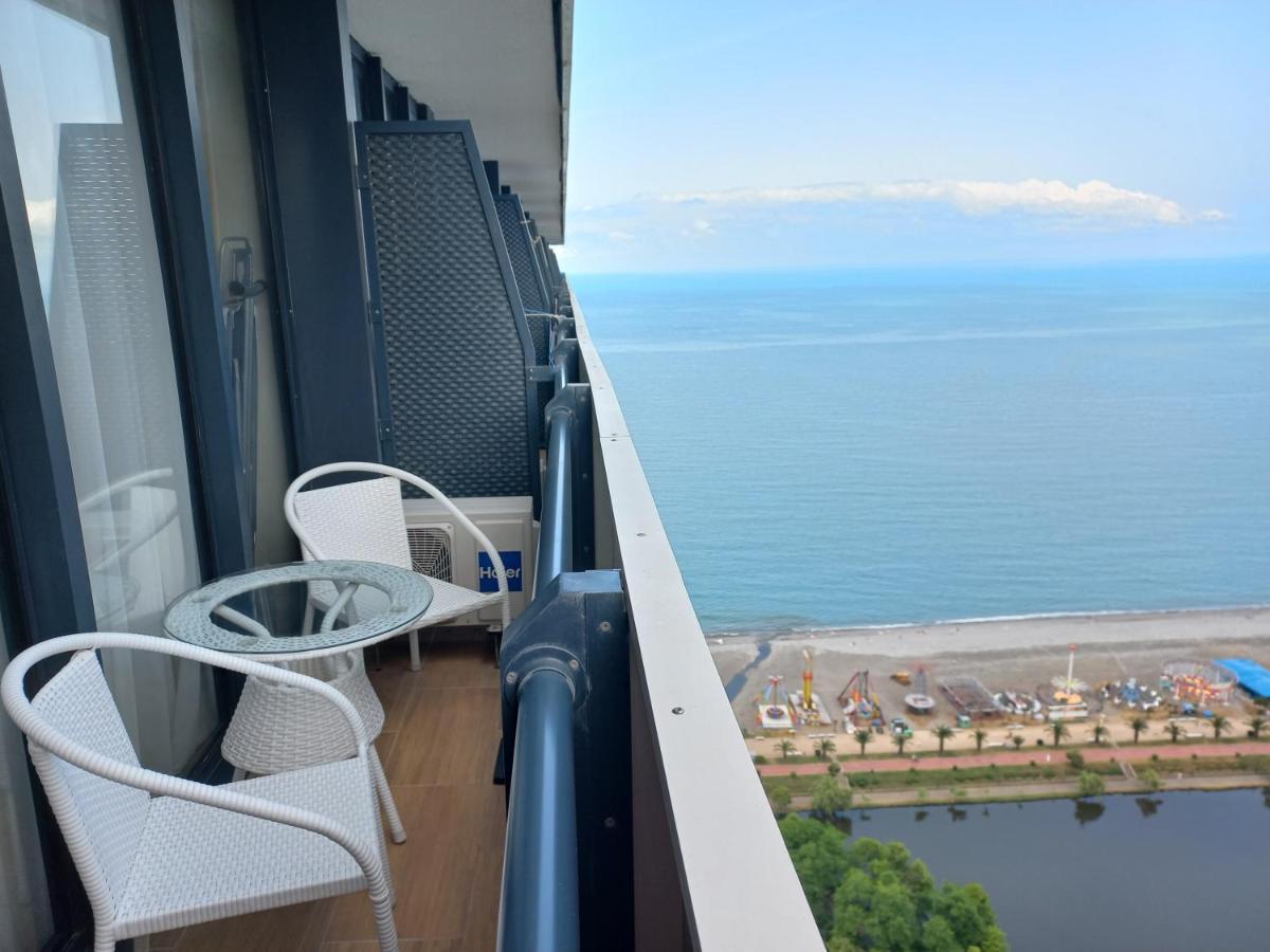 Orbi City Apartments On The Beach Batumi Exterior foto